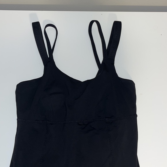 LuluLemon workout tank size 2 - Picture 3 of 4